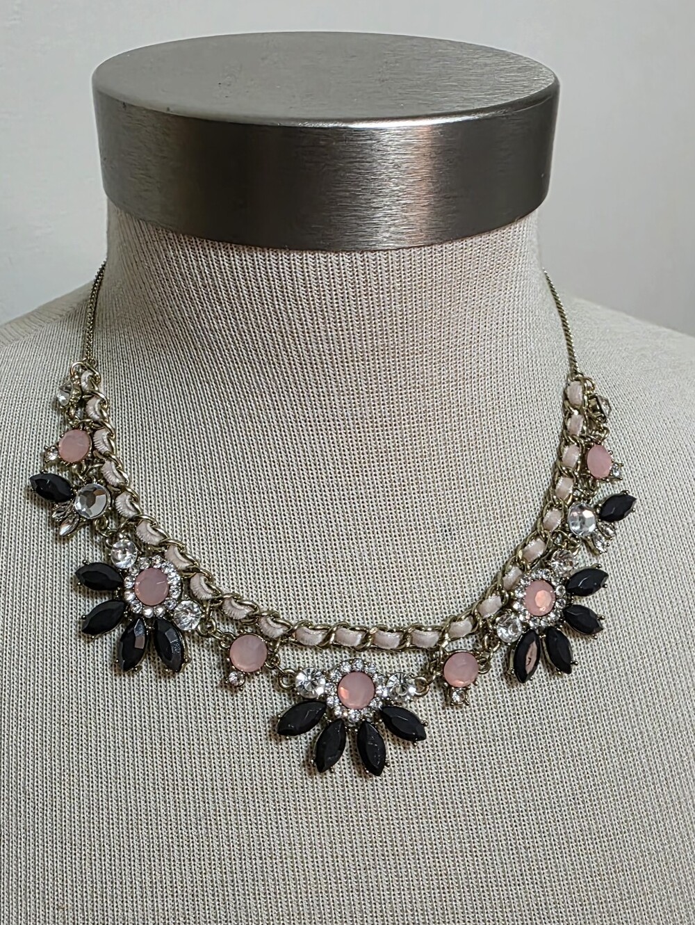 Liz Claiborne Statement Collar Necklace 19" Lobster Clasp